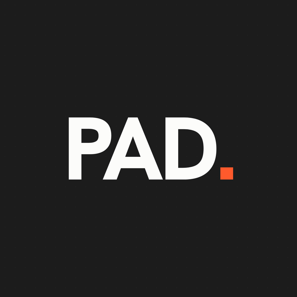 Logo PAD. carré, fond sombre