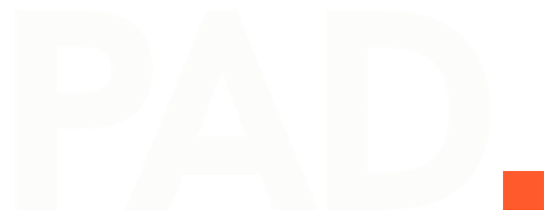 Logo PAD. en blanc